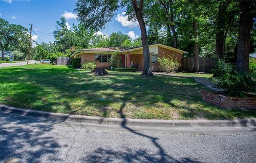 101 S Woodsway St E, Conroe, TX, 77301-1334 | Card Image