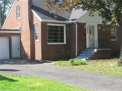 3488 Fairmount Boulevard, House other with 4 bedrooms, 3 bathrooms and null parking in Cleveland Heights OH | Image 2