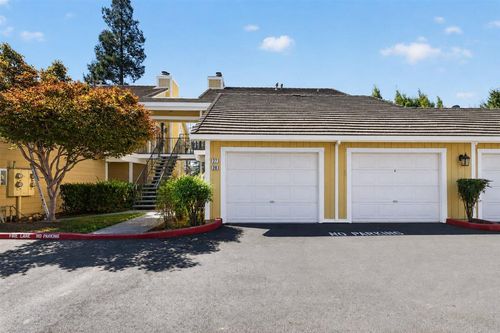 27-1311 W Century Blvd, Lodi, CA, 95242-4526 | Card Image