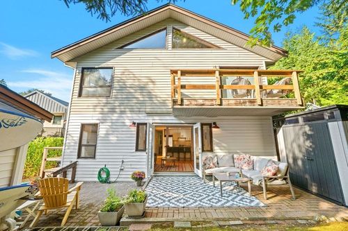 4565 Cove Cliff Rd, North Vancouver, BC, V7G1H7 | Card Image