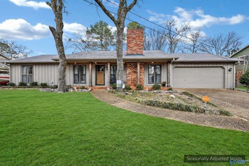 914 Way Thru The Woods Sw, Decatur, AL, 35603-1239 | Card Image