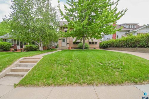 1102 S 2nd Ave Avenue, Sioux Falls, SD, 57105 | Card Image