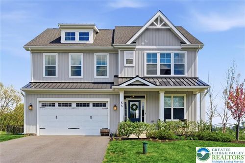 55 Alieh Ct, Williams Twp, PA, 18042-8736 | Card Image