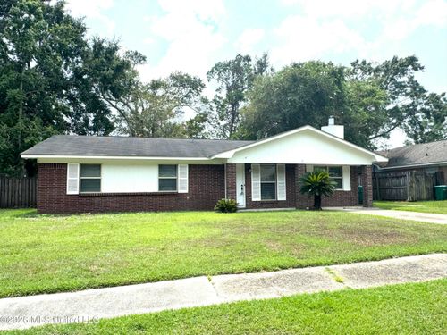 2819 Lawnwood Dr, Ocean Springs, MS, 39564-5536 | Card Image