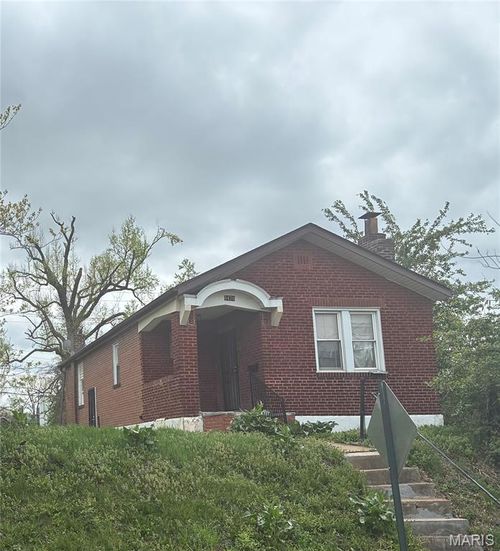 4470 Bessie Ave, Saint Louis, MO, 63115-2706 | Card Image