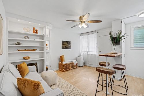 205-1036 Green St, Honolulu, HI, 96822-3613 | Card Image