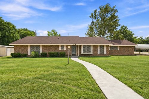 101 W Avenue G, Valley Mills, TX, 76689-4510 | Card Image