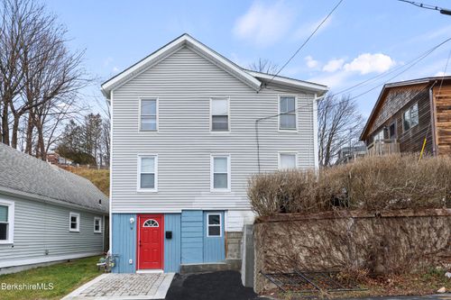 9 Richmond Ln, Adams, MA, 01220-1543 | Card Image