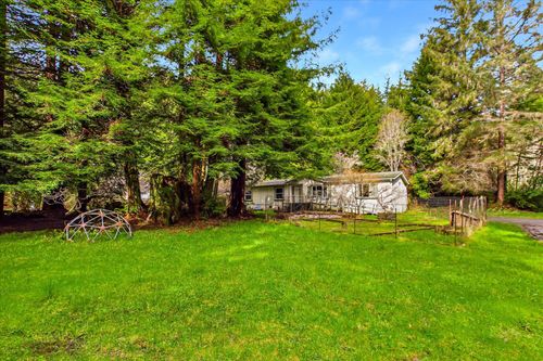 4024 Old Railroad Grade Rd, McKinleyville, CA, 95519-9721 | Card Image