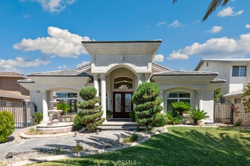 12865 Amberwood Ln, Victorville, CA, 92395 | Card Image