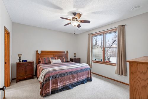 343 Sophia Ave E, Maplewood, MN, 55117-4076 | Card Image