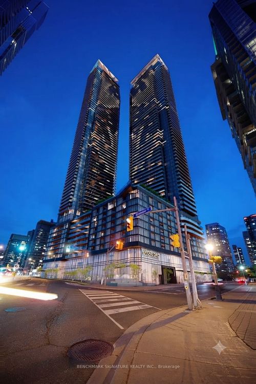 3809-1 Concord Cityplace Way, Toronto, ON, M5V0X3 | Card Image