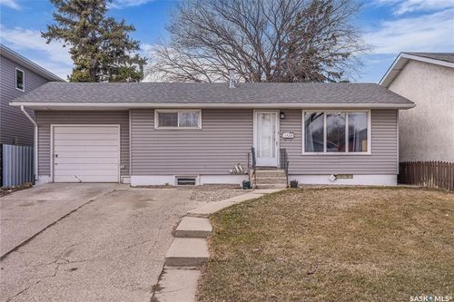 1729 Av C N, Saskatoon, SK, S7L1L6 | Card Image