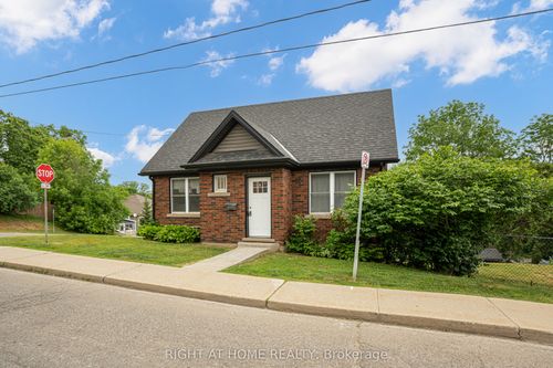 38 Washington St, Paris, ON, N3L2A7 | Card Image