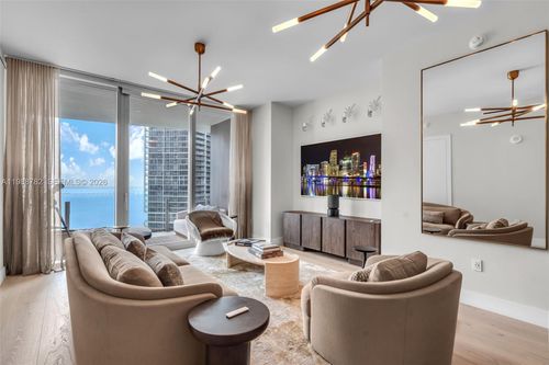 2605w-300 Biscayne Boulevard Way, Miami, FL, 33131-2293 | Card Image
