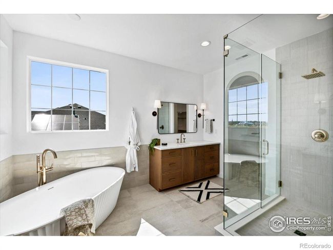 Primary Bathroom | Image 20