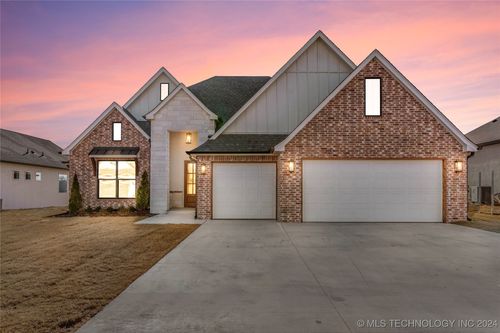2968 E 146th Pl S, Bixby, OK, 74008-8079 | Card Image