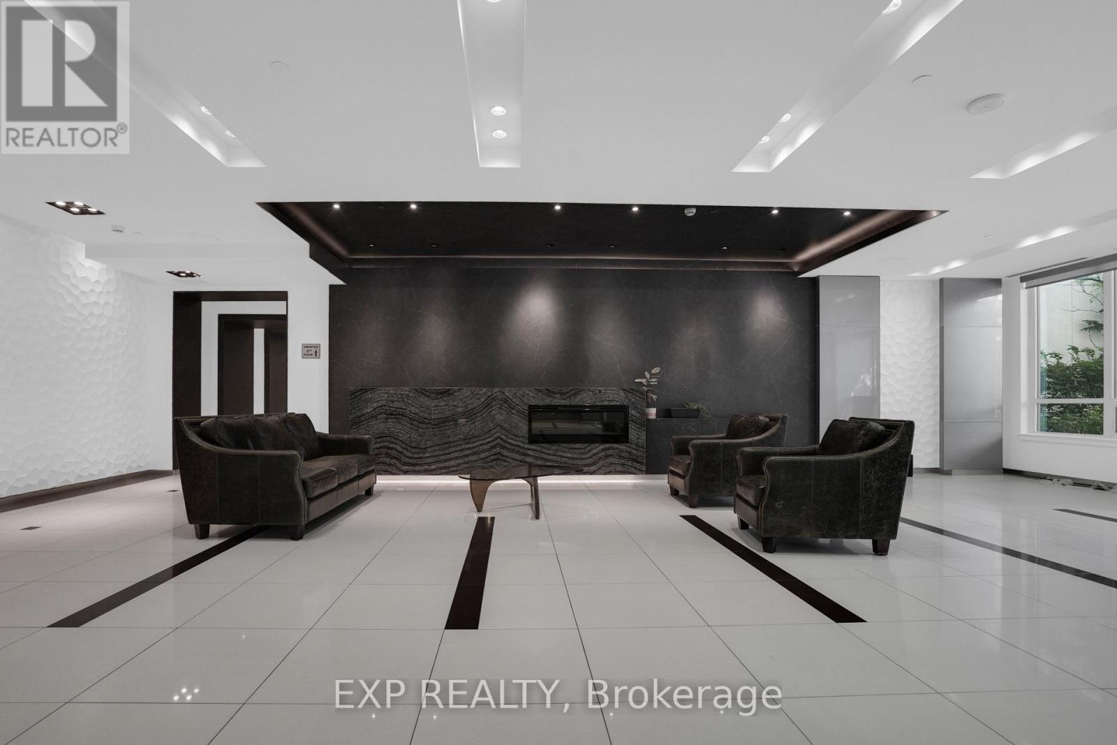Residential in Markham (Thornhill) 4