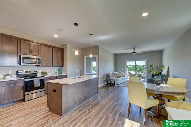 17676 Greenleaf St, Townhouse with 2 bedrooms, 2 bathrooms and 2 parking in Omaha NE | Image 5