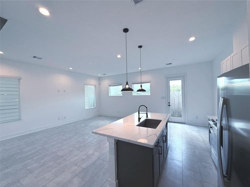 1058 Mansfield St, Houston, TX, 77091-4119 | Card Image