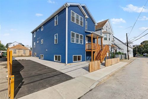 139 Benedict St, Providence, RI, 02909-2306 | Card Image