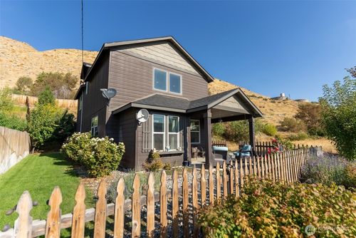 134 Ives St, Pateros, WA, 98846 | Card Image