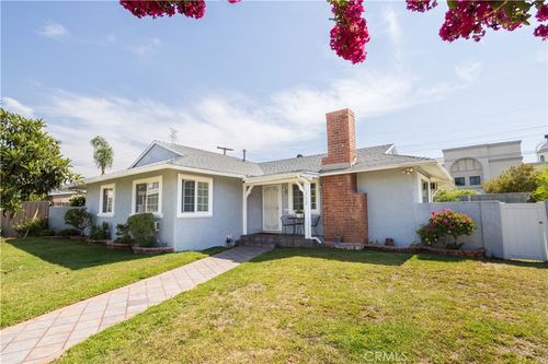 10632 Kester Ave, San Fernando, CA, 91345-2122 | Card Image