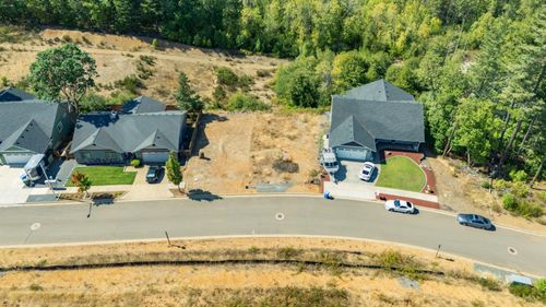 1262 Green Valley Dr, Cave Junction, OR, 97523-9070 | Card Image