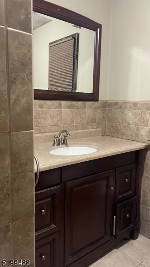 78 Quakertown Rd, Pittstown, NJ, 08867-4133 | Card Image