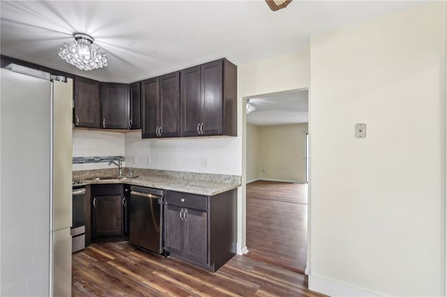 202 - 202 Williamsburg Ln, Condo with 3 bedrooms, 4 bathrooms and 2 parking in Murrysville PA | Image 6