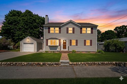 13 Douglas Ave, Beverly, MA, 01915-1613 | Card Image