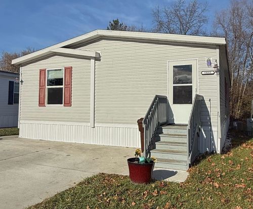 1032 Pebble Creek Dr, Mt Pleasant, MI, 48858-4551 | Card Image