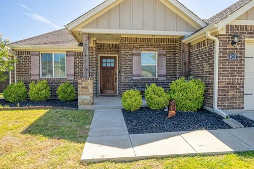 4017 Kensington Dr, Sanger, TX, 76266-3410 | Card Image