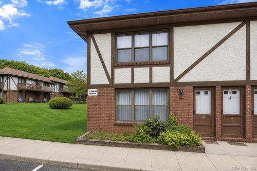 16-16 Bailey Ct, Middle Island, NY, 11953-1300 | Card Image