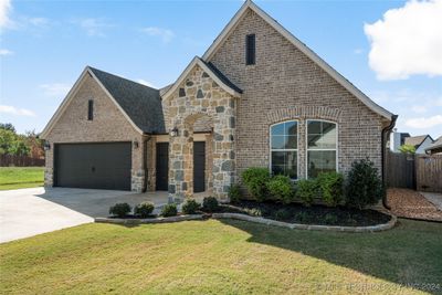 Spacious, single story home in Jenks! | Image 3