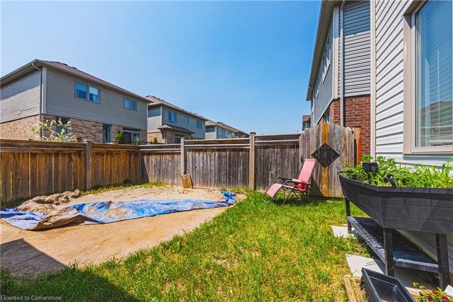 8258 Tulip Tree Dr, Townhouse with 3 bedrooms, 3 bathrooms and 2 parking in Niagara Falls ON | Image 16