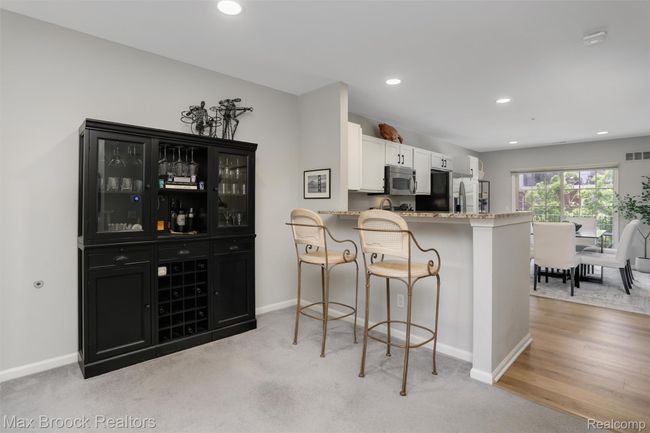 Pull Up Breakfast Bar / Island | Image 8