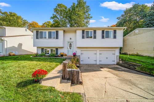 5771 Marine Pkwy, Mentor-On-The-Lake, OH, 44060-2527 | Card Image