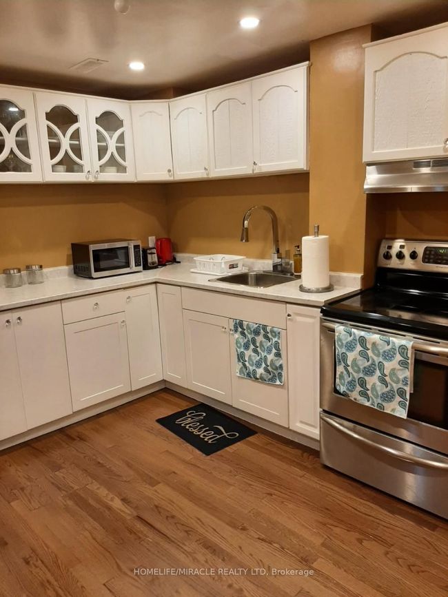 864 O'reilly Cres, Home with 2 bedrooms, 1 bathrooms and 1 parking in Shelburne ON | Image 5