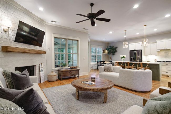 Living Room | Image 8