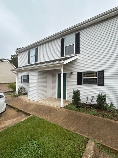1452 E Sequoyah Ct, Fayetteville, AR, 72701-6148 | Card Image