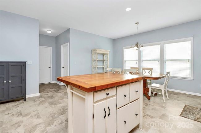 Kitchen | Image 22