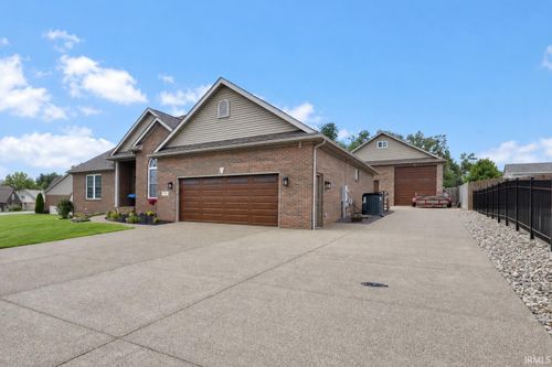 7781 Saint Jordan Cir, Newburgh, IN, 47630-8628 | Card Image