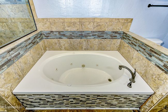 Primary Bathroom 4 | Image 31