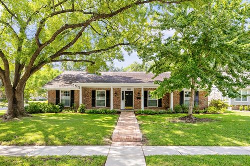 10603 Lynbrook Dr, Houston, TX, 77042-1413 | Card Image