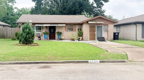 4930 Teton St, Houston, TX, 77033-3531 | Card Image