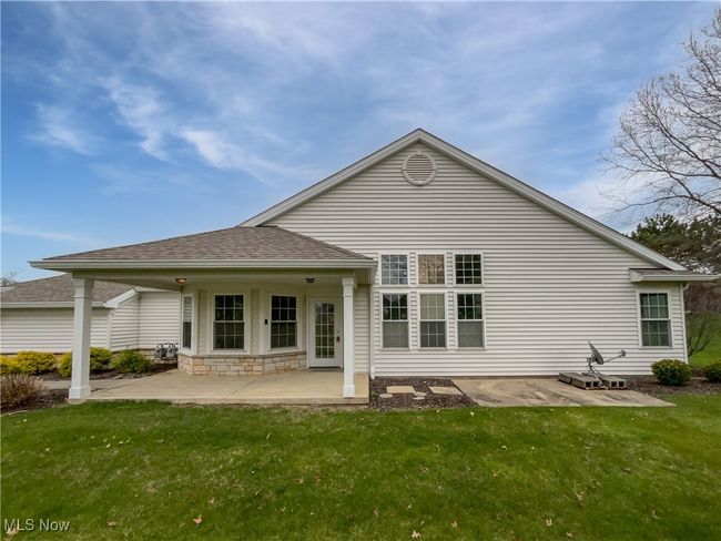 13 Whitaker Cv, Condo with 2 bedrooms, 2 bathrooms and null parking in Avon Lake OH | Image 6