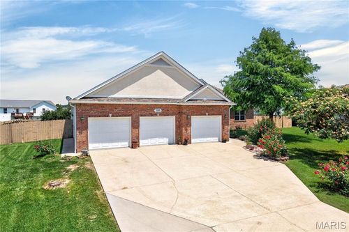 295 Eastlawn Ave, Saint Robert, MO, 65584-3702 | Card Image