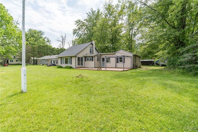 8450 Tuttle Rd, House other with 2 bedrooms, 2 bathrooms and null parking in Bridgeport NY | Image 5