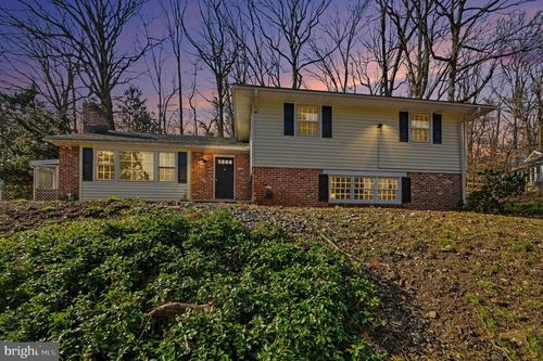 542 Upper Weadley Rd, WAYNE, PA, 19087-5447 | Card Image